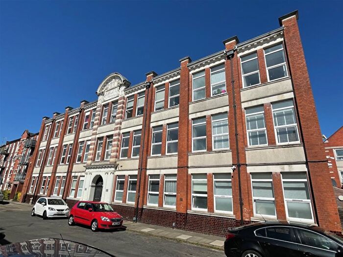 2 Bedroom Flat To Rent In Adnitt Road, Abington, Northampton, NN1