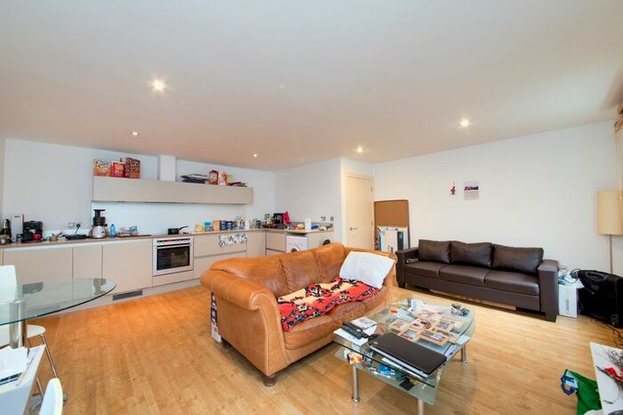 1 Bedroom Flat To Rent In Queensgate House, Hereford Road, Bow, London, E3