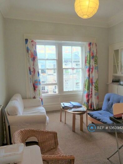 3 Bedroom Flat To Rent In Montague Street, Edinburgh, EH8
