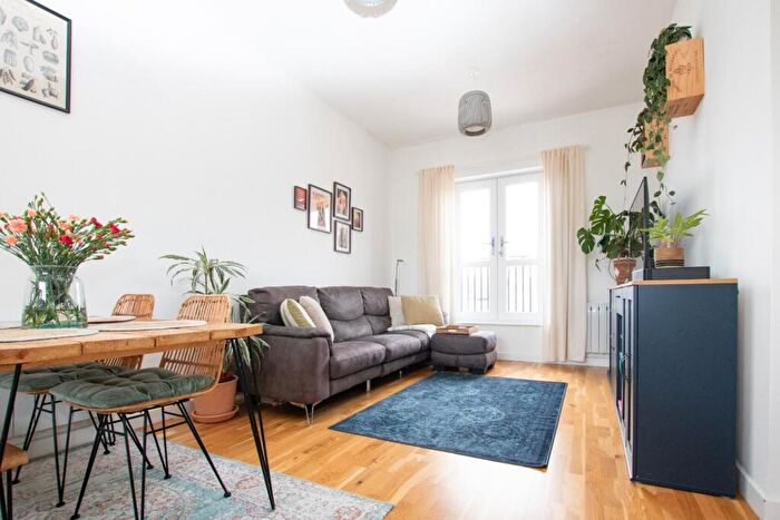 2 Bedroom Flat For Sale In Peggy Lane, Manchester, M22