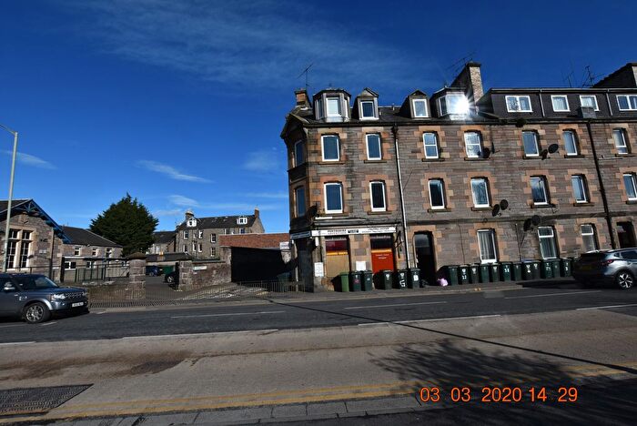 2 Bedroom Flat To Rent In Barrack Street, Perth, PH1