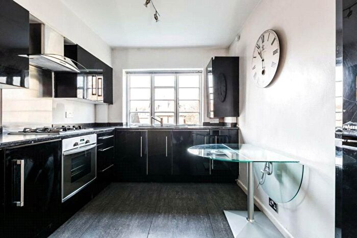 2 Bedroom Apartment To Rent In Ossulton Way, East Finchley, London, N2