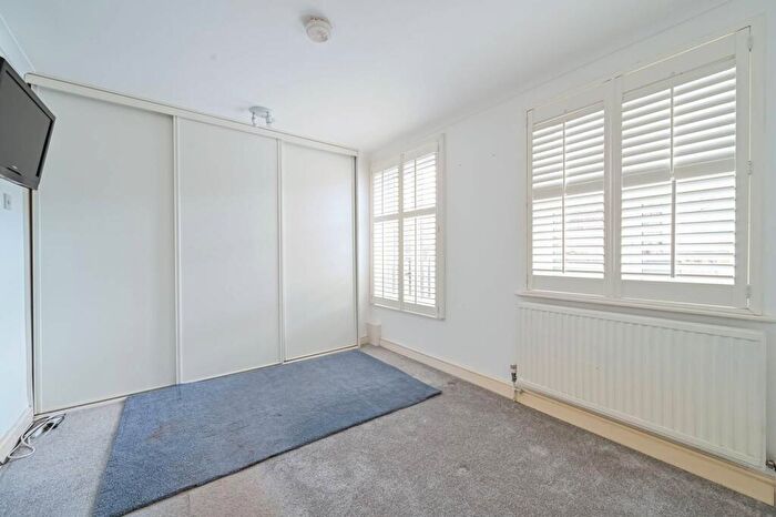 1 Bedroom Flat To Rent In Agnes Street, Limehouse, London, E14