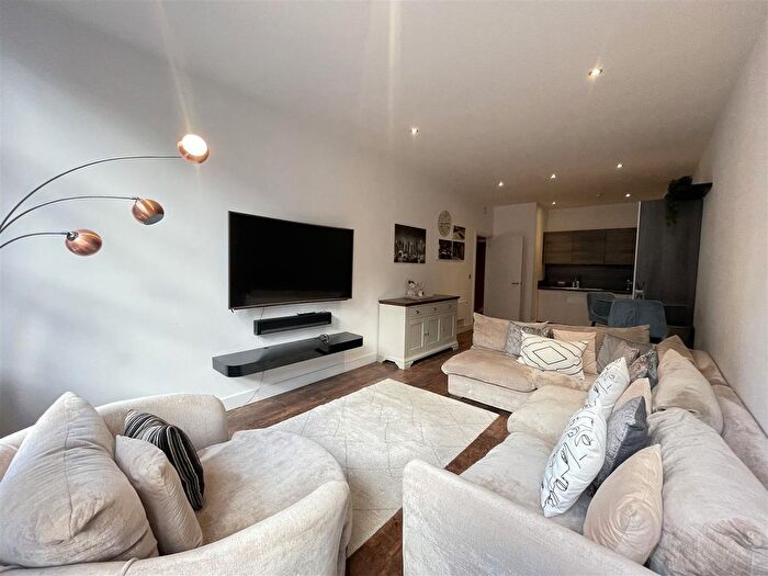 2 Bedroom Flat To Rent In Cotton Street, Manchester, M4