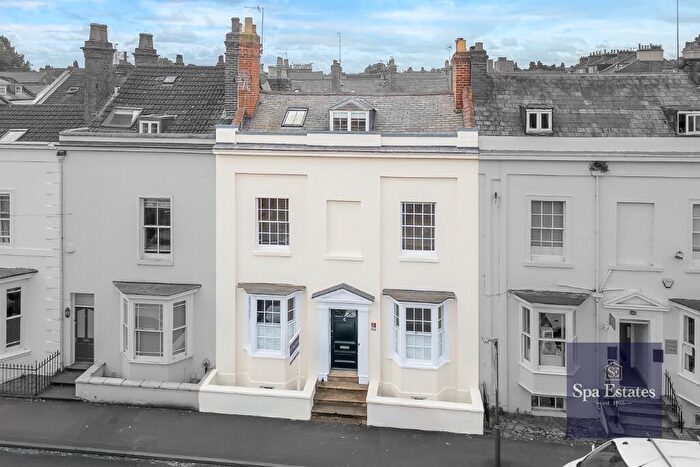 5 Bedroom Town House For Sale In Priory Terrace, Leamington Spa, CV31