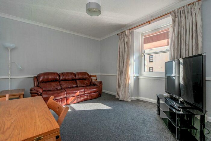 2 Bedroom Flat To Rent In L &#; Simon Square, Edinburgh, EH8