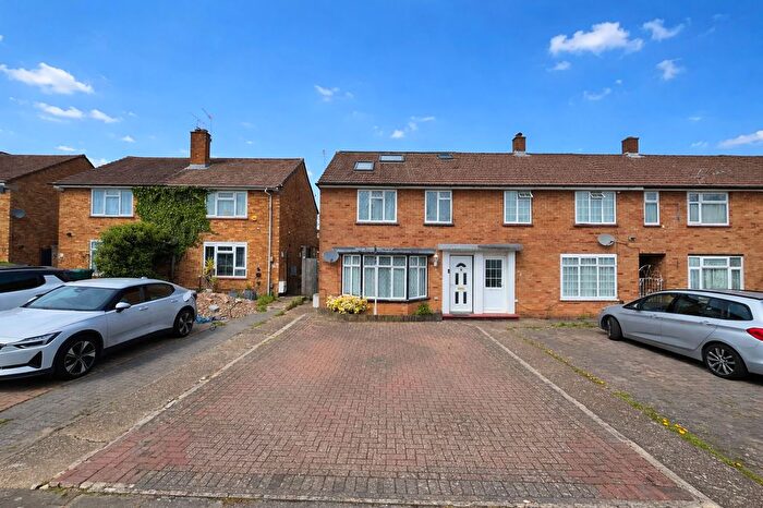 4 Bedroom End Terrace House For Sale In Kings Drive, Edgware, HA8