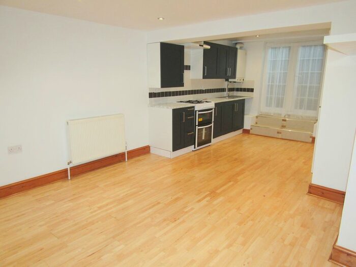 2 Bedroom Flat To Rent In Rushmore Road, Hackney, E5