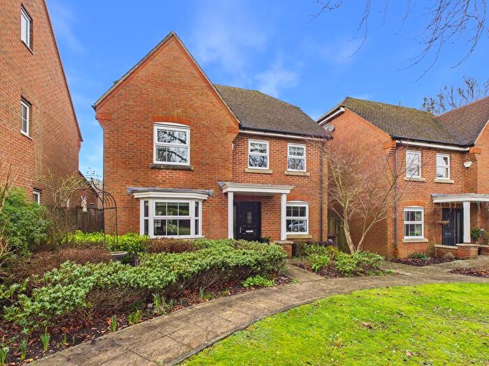 5 Bedroom Detached House For Sale In Newbery Close, Caterham, CR3