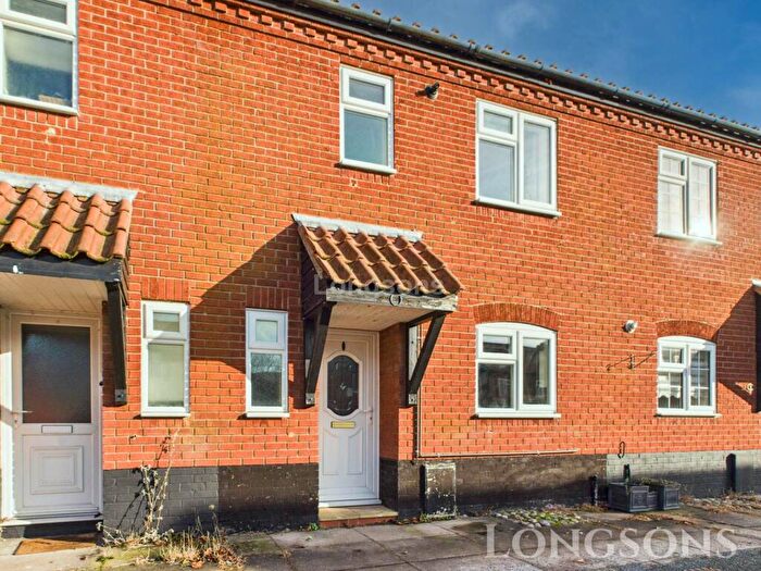 3 Bedroom Terraced House For Sale In St Johns Court, Swaffham, PE37