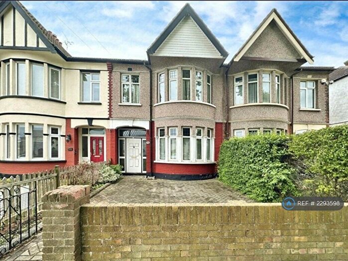 3 Bedroom Terraced House To Rent In Bournemouth Park Road, Southend-On-Sea, SS2