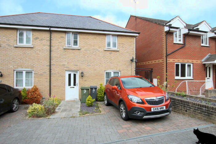 3 Bedroom Semi-Detached House To Rent In George Street, Ryde, PO33