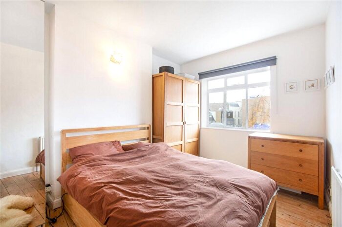 2 Bedroom Apartment To Rent In Heneage Street, Shoreditch, London, E1