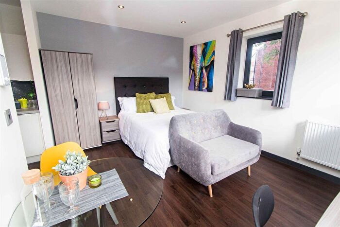 1 Bedroom Flat To Rent In Cardigan Lane, Leeds, LS4