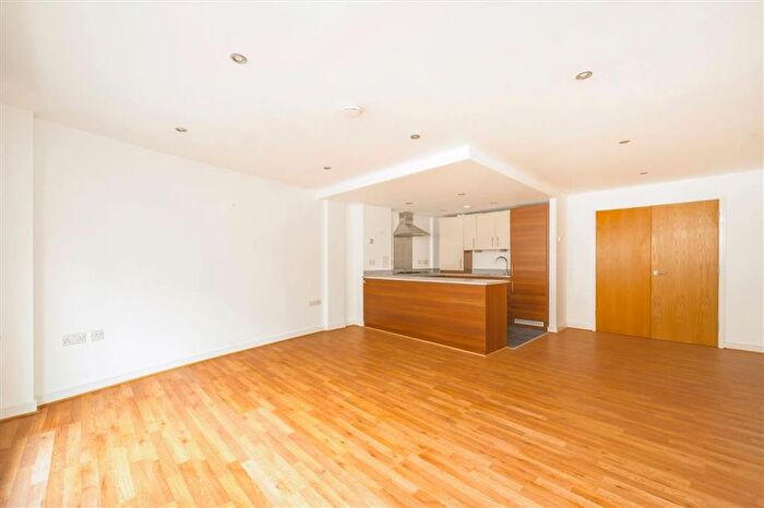 1 Bedroom Flat For Sale In Steward Street, London, E1