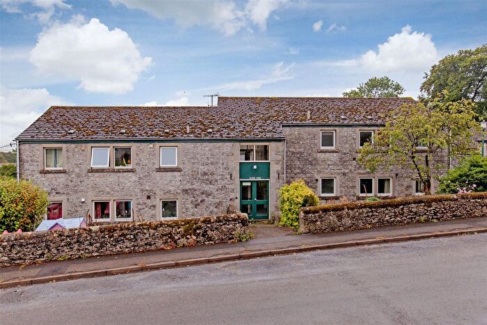2 Bedroom Flat For Sale In Middleton-By-Youlgrave, Bakewell, DE45