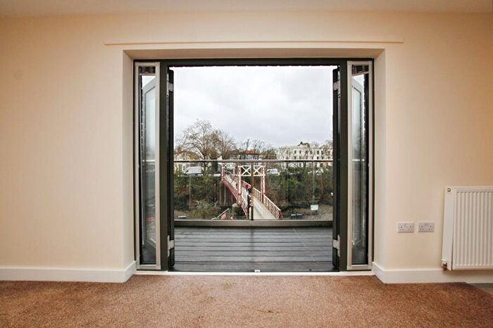 2 Bedroom Apartment To Rent In Chandlers House - Wapping Wharf, BS1