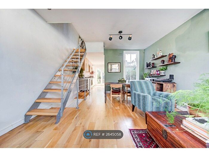 2 Bedroom Detached House To Rent In Combermere Road, London, SW9
