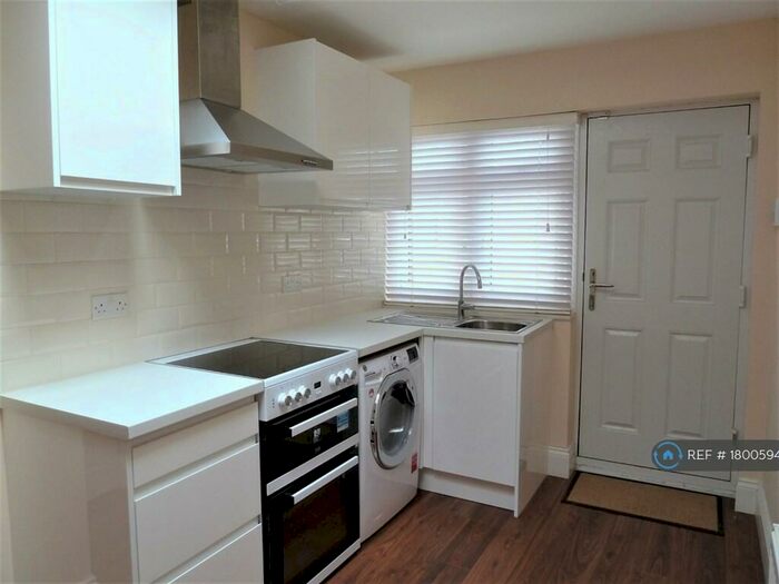 1 Bedroom Flat To Rent In North Finchley, North Finchley, N12