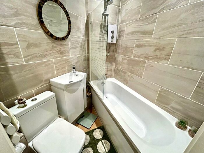 Apartment To Rent In Charlotte Road, Sheffield, S2