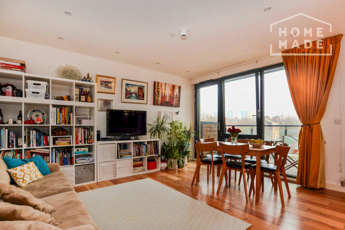 2 Bedroom Flat To Rent In Graphite Point, Palmers Road, E2