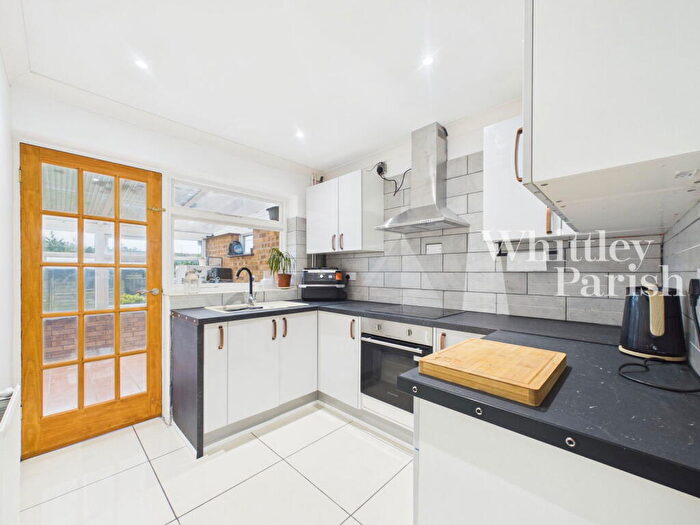 3 Bedroom Semi-Detached Bungalow For Sale In St. Andrews Close, Long Stratton, Norwich, NR15