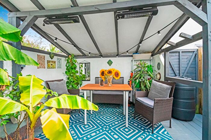 3 Bedroom Terraced House For Sale In Auckland Road, Tunbridge Wells, Kent, TN1
