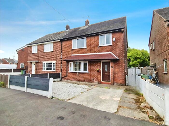 3 Bedroom Semi-Detached House For Sale In Crawford Avenue, Tyldesley, Wigan, M29