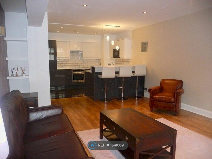 1 Bedroom Flat To Rent In Tamarind Court, London, SE1