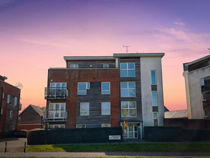2 Bedroom Flat For Sale In Bourdillon Gardens, Basingstoke, RG24