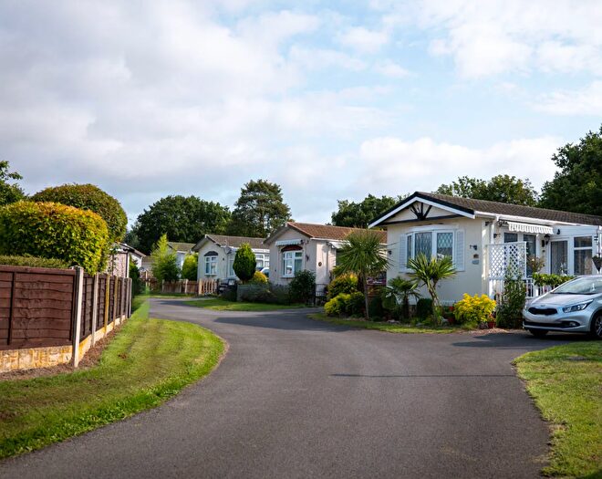 2 Bedroom Park Home For Sale In Park Grove, Ashfield Park, Scunthorpe, DN17