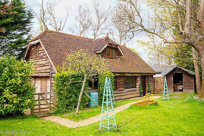 Studio To Rent In Wallage Lane, Rowfant, RH10