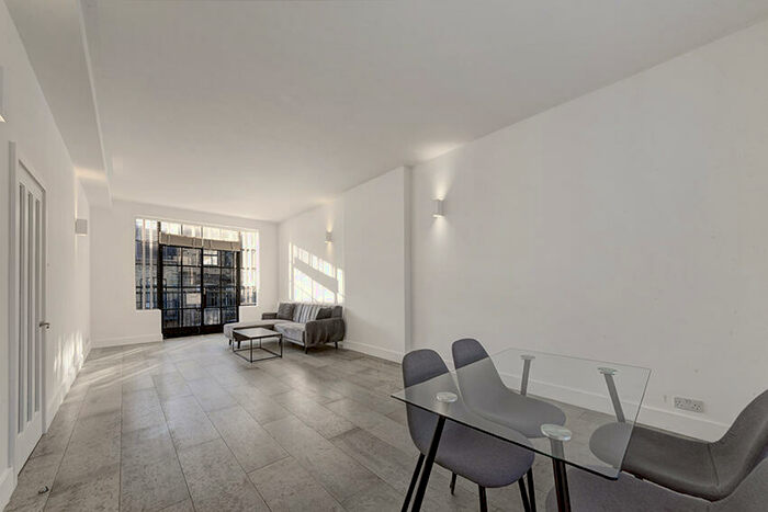 2 Bedroom Apartment To Rent In Great Sutton Street, Clerkenwell London, EC1V