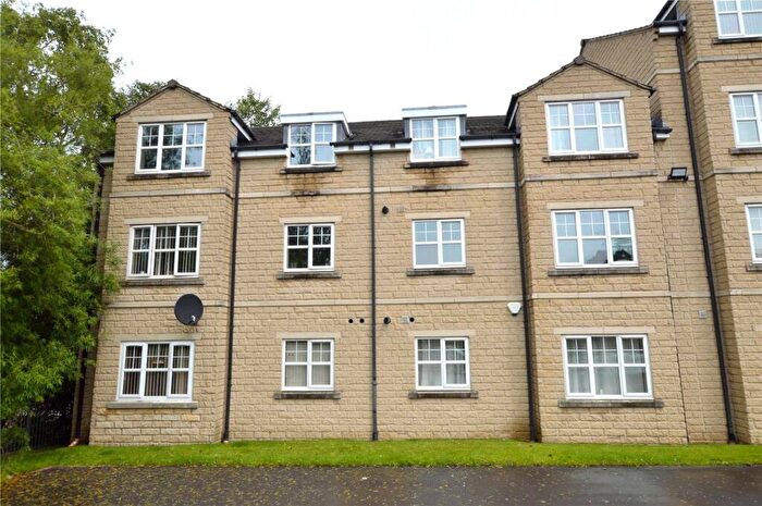 2 Bedroom Apartment To Rent In Woolcombers Way, Bradford, West Yorkshire, BD4