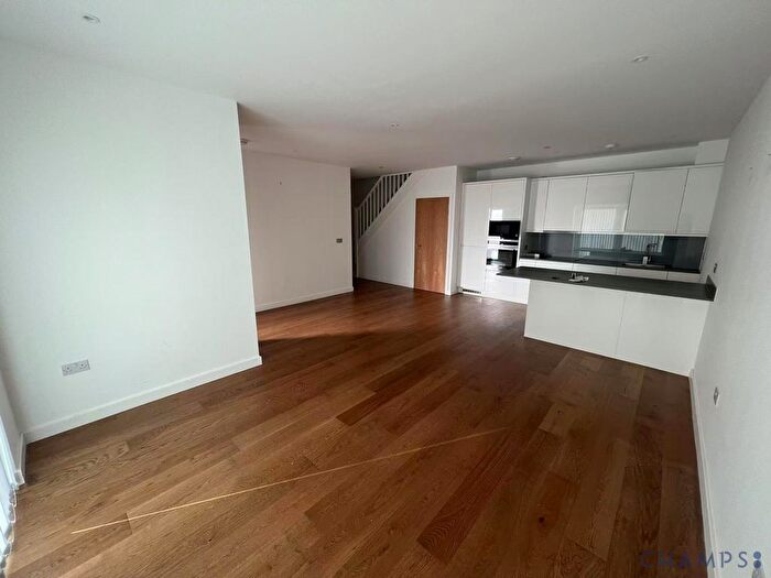 2 Bedroom Flat To Rent In Queenscroft House, Colindale Gardens, London, NW9