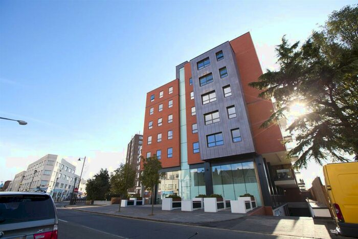 2 Bedroom Apartment To Rent In Rectory Grove, Leigh-On-Sea, SS9