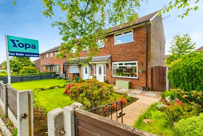 3 Bedroom Terraced House For Sale In Adelphi Drive, Manchester, M38