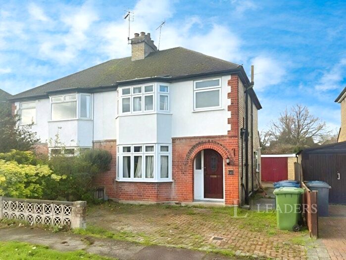 4 Bedroom House To Rent In Gisborne Road, CB1