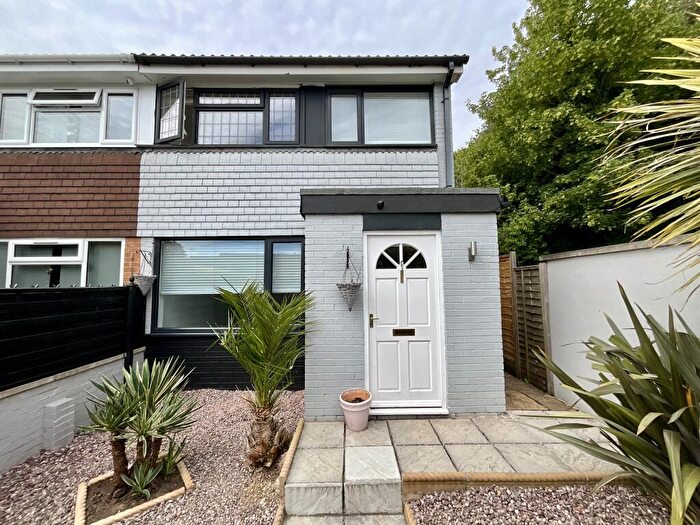 3 Bedroom Semi Detached House For Sale In Honeywood Drive, Nottingham, NG3