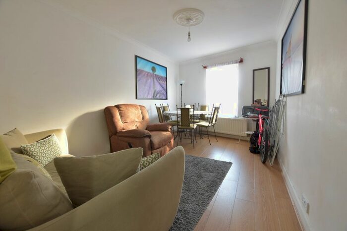 2 Bedroom Flat To Rent In West Green Road, London, N15