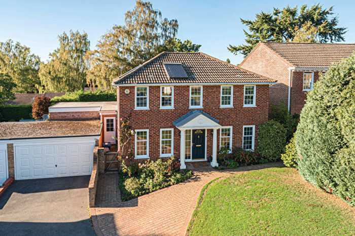 4 Bedroom Detached House For Sale In Parkhurst Fields, Farnham, GU10
