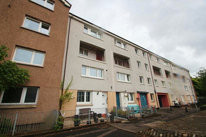 2 Bedroom Maisonette To Rent In Hallside Place, New Gorbals, Glasgow, G5