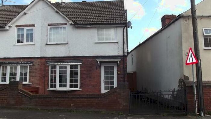 3 Bedroom Property To Rent In Waingroves, Ripley, Derbyshire, DE5