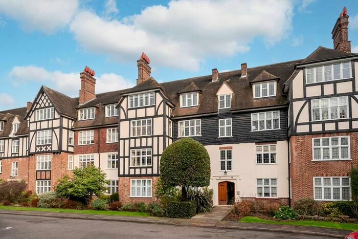4 Bedroom Flat To Rent In Wildcroft Manor, Putney, London, SW15