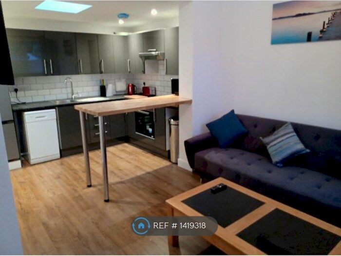 1 Bedroom Flat To Rent In Albany Road, Falmouth, TR11