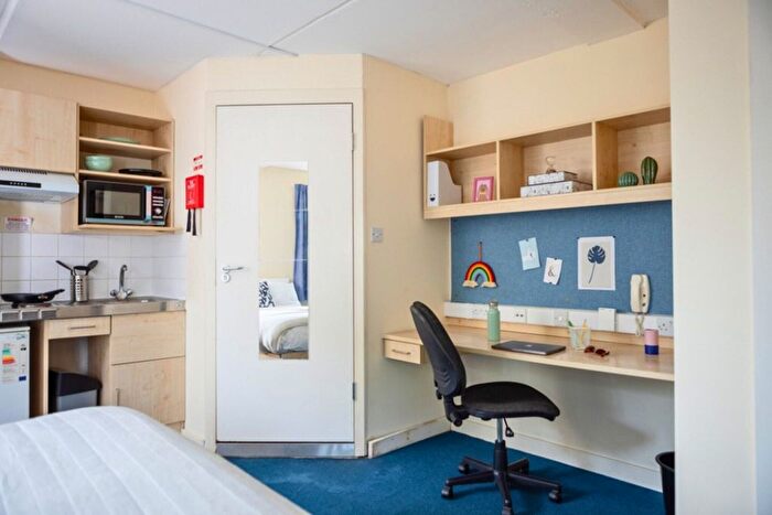 Studio To Rent In Creek Road, London, SE8