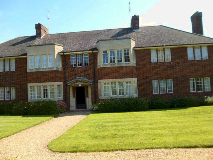 2 Bedroom House To Rent In Dean Court, Holbrook Road, Cambridge, CB1