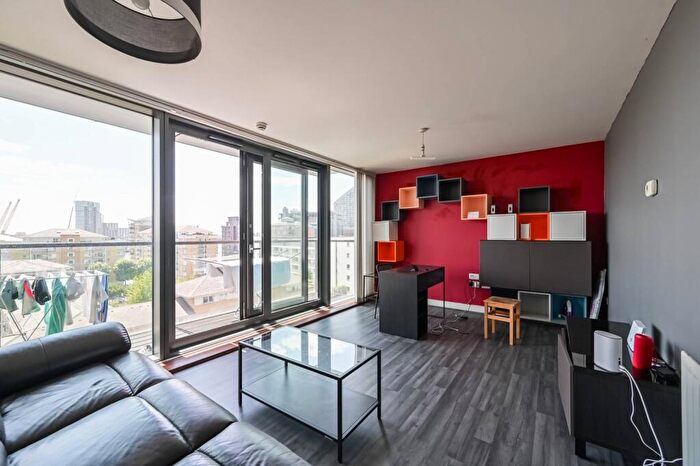 2 Bedroom Flat To Rent In Proton Tower, , Docklands, London, E14