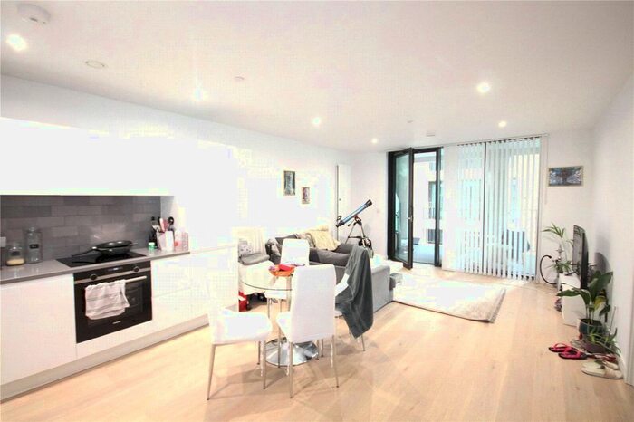 1 Bedroom Flat To Rent In Pinnacle House, Schooner Road, Royal Wharf, London, E16