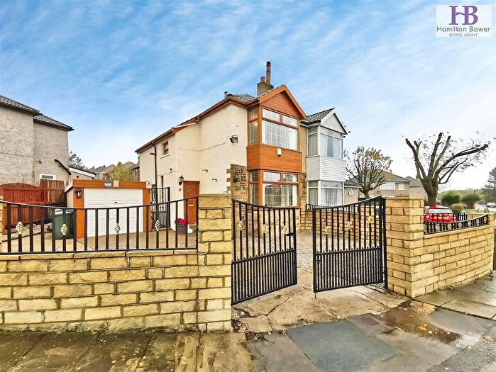 3 Bedroom Semi-Detached House For Sale In Briardale Road, Bradford, BD9